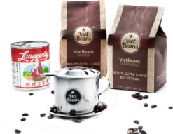 Vietnamesisches Kaffee-Starterset VietBeans Gemahlen - 2 X 250g Gemahlener Röstkaffee + Filter (Phin) + Gez. Kondensmilch 8 Vietnamesisches Kaffee-Starterset VietBeans Gemahlen - 2 X 250g Gemahlener Röstkaffee + Filter (Phin) + Gez. Kondensmilch -Ausgewählte Coffeeshops d7181f7d2ef11274d0cc4f39fc4f87b5